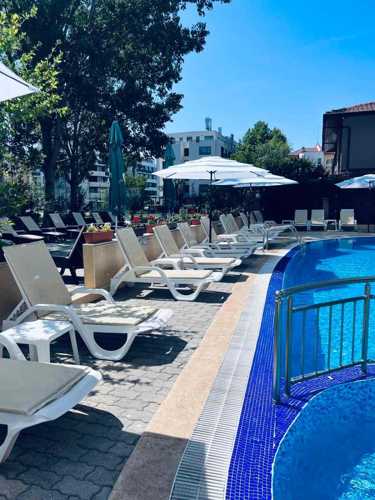 Hotel Riagor Slăntjev Brjag Exteriör bild