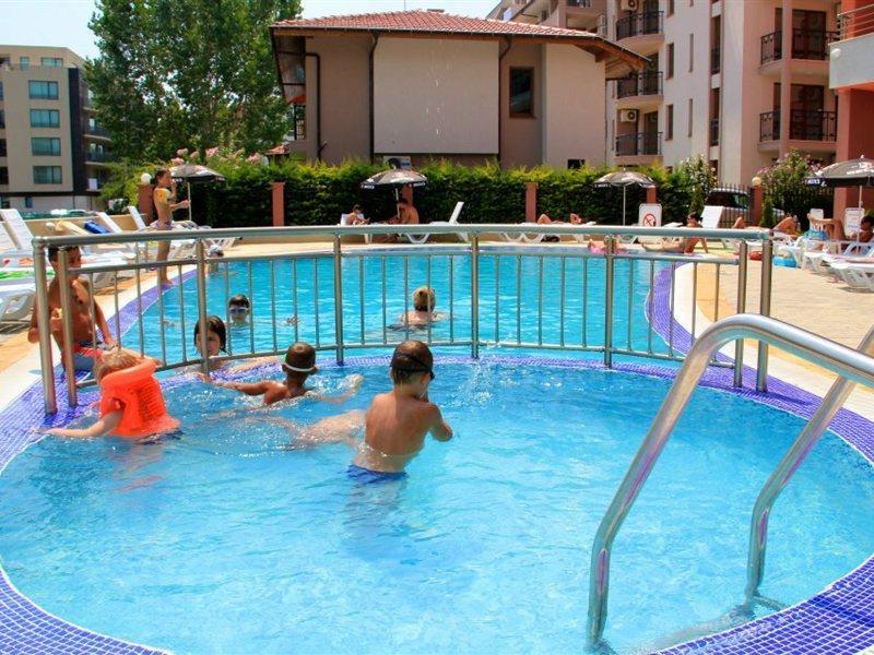 Hotel Riagor Slăntjev Brjag Exteriör bild