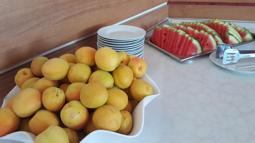 Hotel Riagor Slăntjev Brjag Exteriör bild