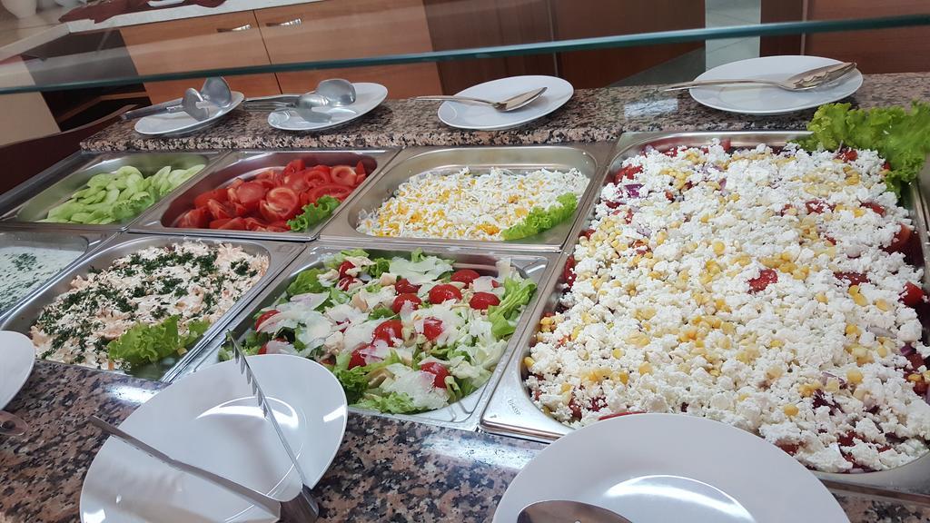 Hotel Riagor Slăntjev Brjag Exteriör bild
