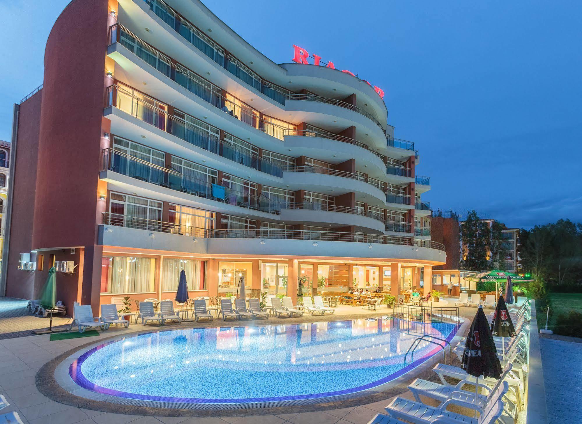 Hotel Riagor Slăntjev Brjag Exteriör bild