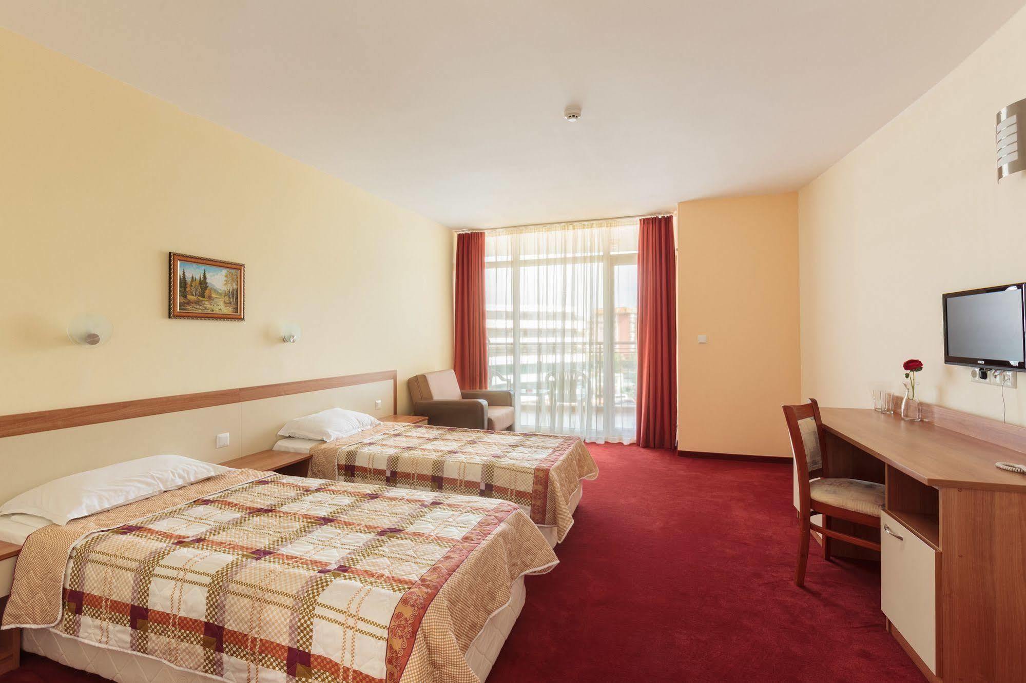 Hotel Riagor Slăntjev Brjag Exteriör bild